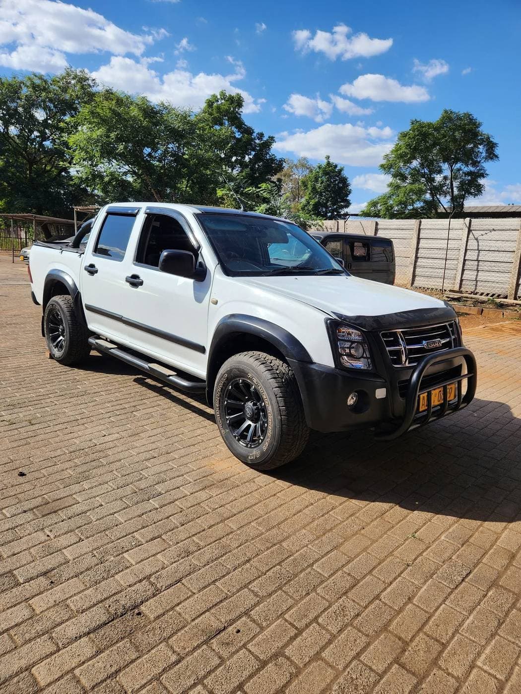 Customer Vehicle — Isuzu D-Max